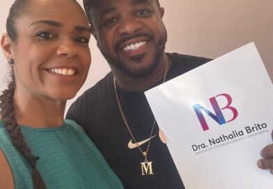 Médica e musa da União da Ilha, Nathalia Brito, assume acompanhamento de saúde do mestre de bateria Marcelo Santos