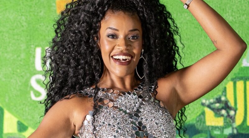 Passista da escola, Andressa Fonseca é anunciada como nova Princesa do Império Serrano