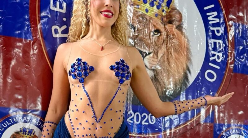 Nívea Alchorne é a nova Rainha de Bateria da Novo Império